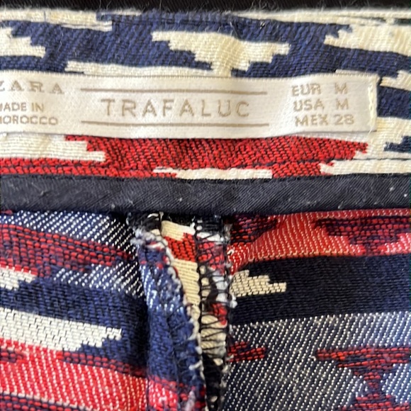 Zara Aztec Print Short - Picture 4 of 4